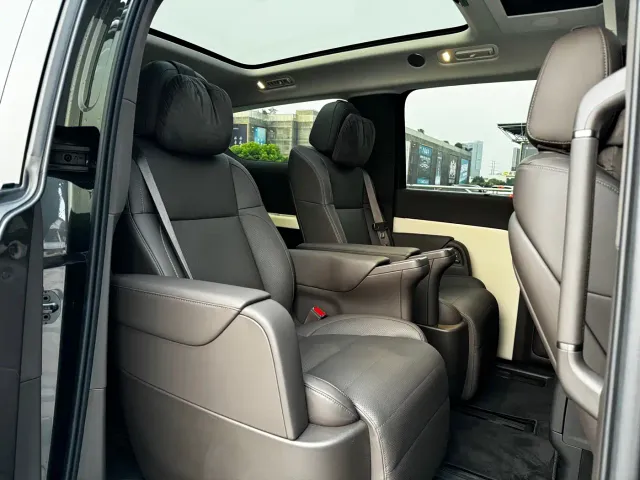 Li Auto MEGA — Фото автомобиля 11