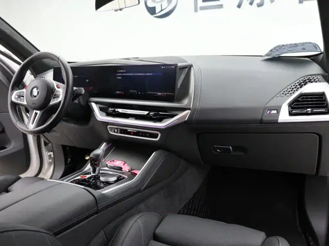 BMW XM — Фото автомобиля 22
