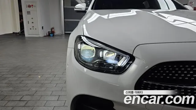 Mercedes-Benz E-Class — Фото автомобиля 22