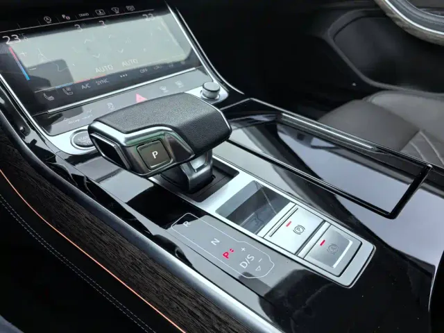 Audi A8 — Фото автомобиля 22