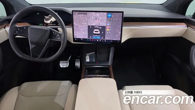Tesla Model X — Фото автомобиля 7