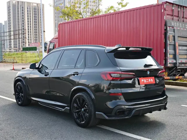 BMW BMW X5 2022 xDrive 30Li Premium M Sport Package — Фото автомобиля 4