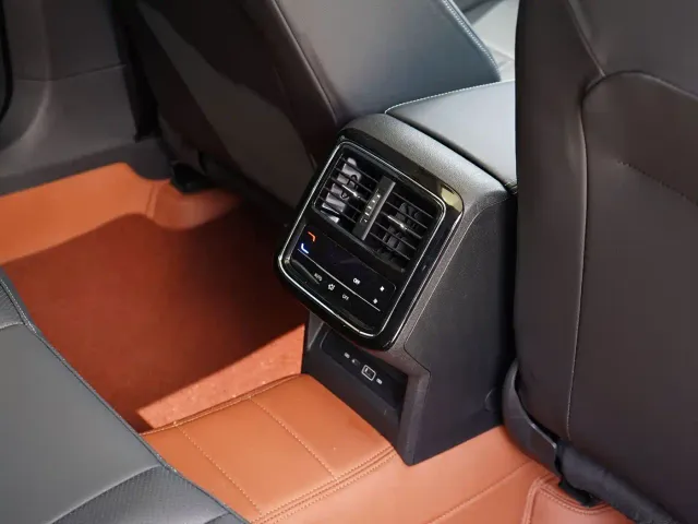 Volkswagen Passat — Фото автомобиля 11