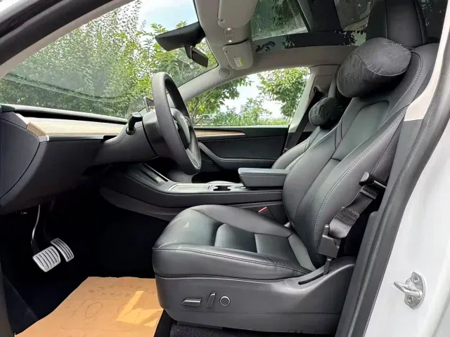Tesla Model Y — Фото автомобиля 14