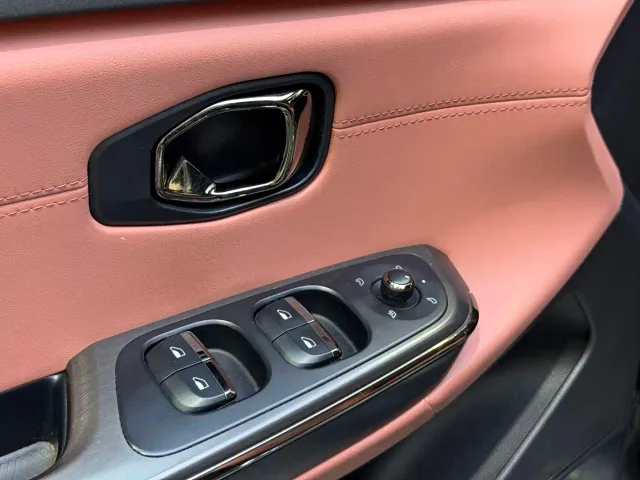 Nio EC6 — Фото автомобиля 9
