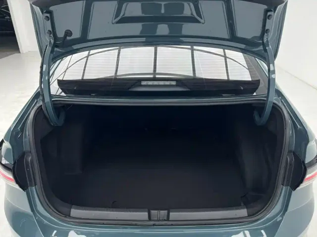 Volkswagen Lavida — Фото автомобиля 12