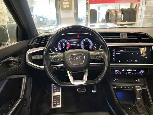 Audi Q3 — Фото автомобиля 10