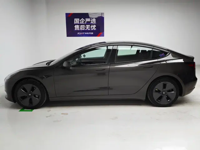 Tesla Model 3 — Фото автомобиля 9