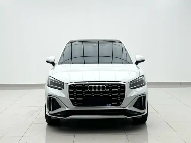 Audi Q2L — Фото автомобиля 2