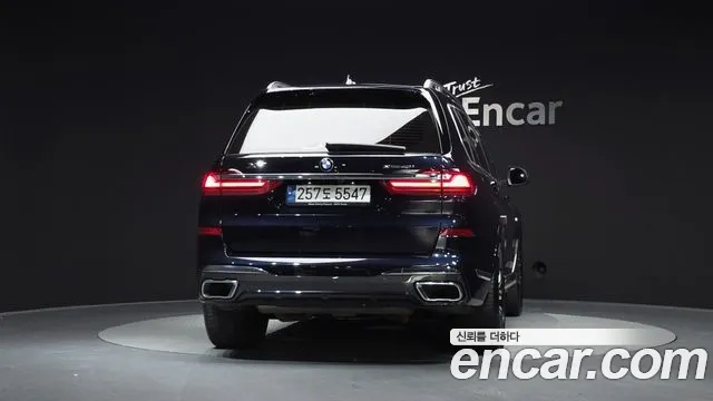 BMW X7 — Фото автомобиля 4