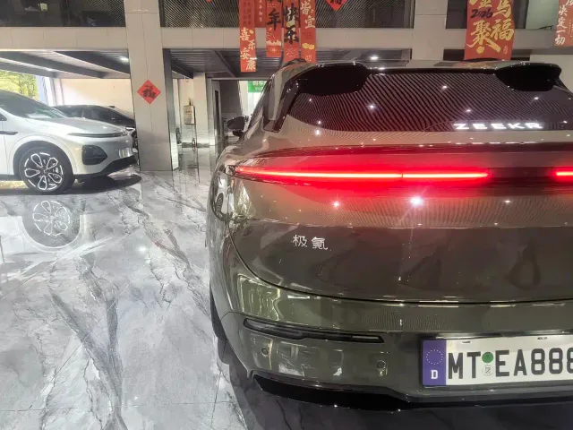 Zeekr 007 GT — Фото автомобиля 29