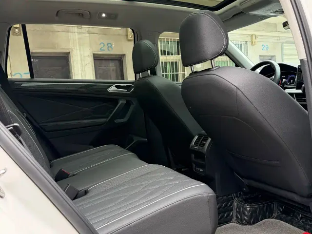 Volkswagen Tiguan L — Фото автомобиля 10