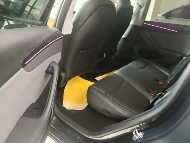 Tesla Model Y — Фото автомобиля 16
