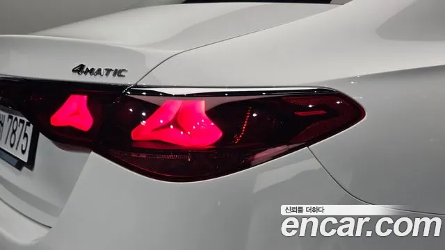 Mercedes-Benz E-Class — Фото автомобиля 20