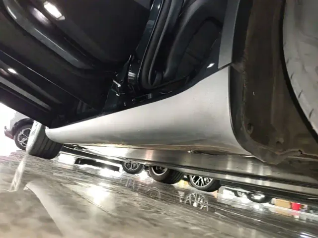 Tesla Model Y — Фото автомобиля 21
