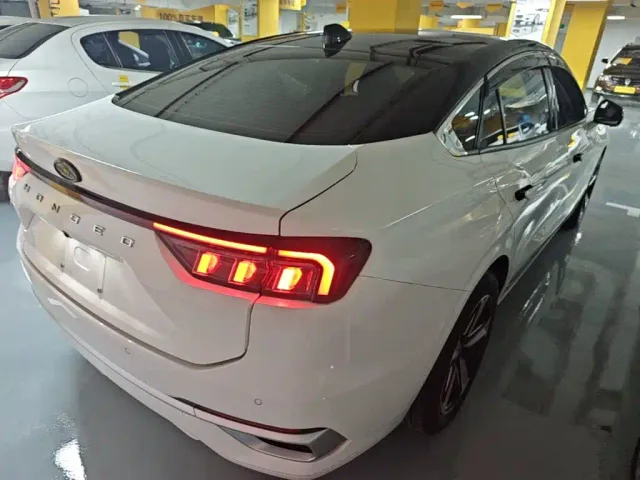 Ford Mondeo — Фото автомобиля 6
