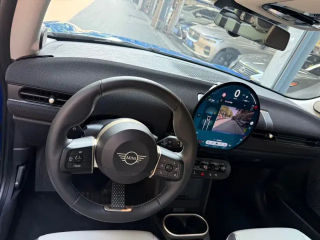 MINI Hatch — Фото автомобиля 11