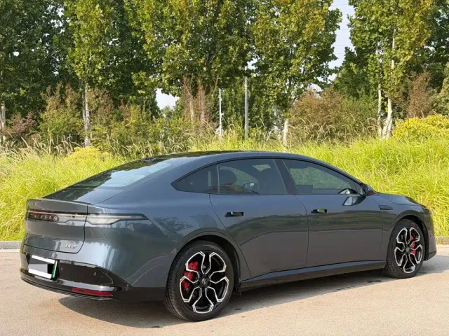 Nissan N7 — Фото автомобиля 9