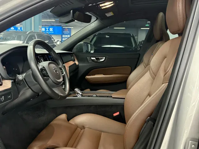 Volvo Volvo XC60 2022 B5 AWD Inscription — Фото автомобиля 5