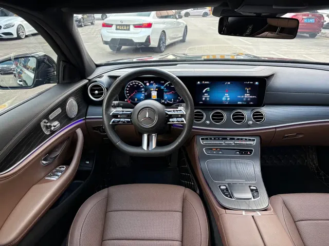 Mercedes-Benz E-Class — Фото автомобиля 7