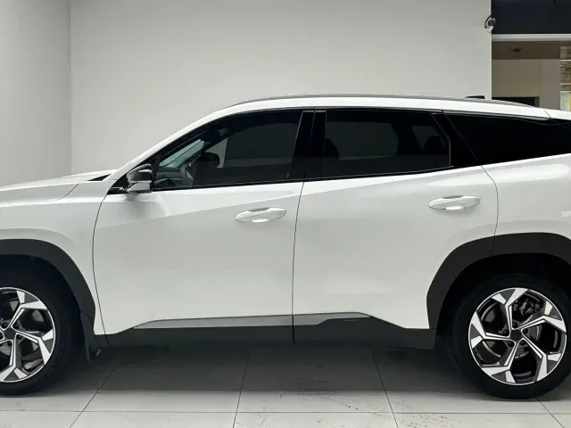 Geely Boyue L — Фото автомобиля 23
