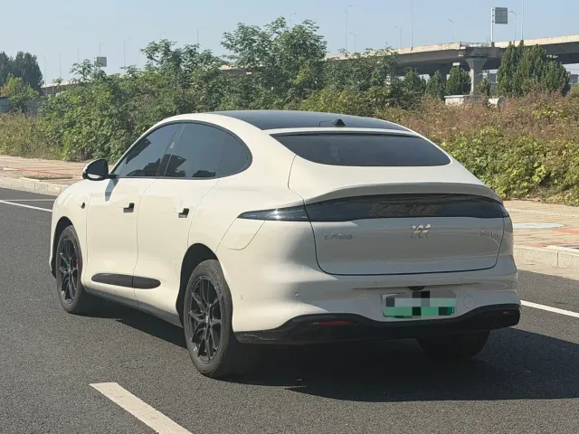 IM Motors LS6 — Фото автомобиля 7