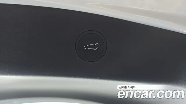 Tesla Model 3 — Фото автомобиля 22