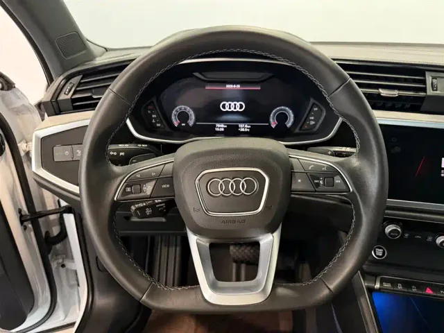 Audi Q3 — Фото автомобиля 12
