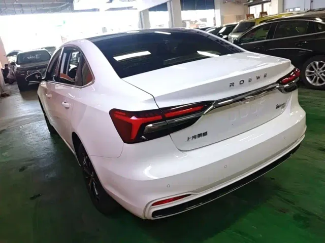 Roewe i6 MAX EV — Фото автомобиля 4