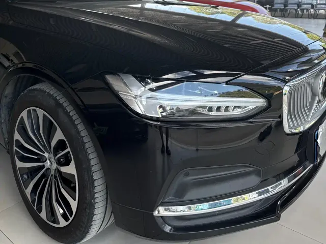 Volvo S90 — Фото автомобиля 2