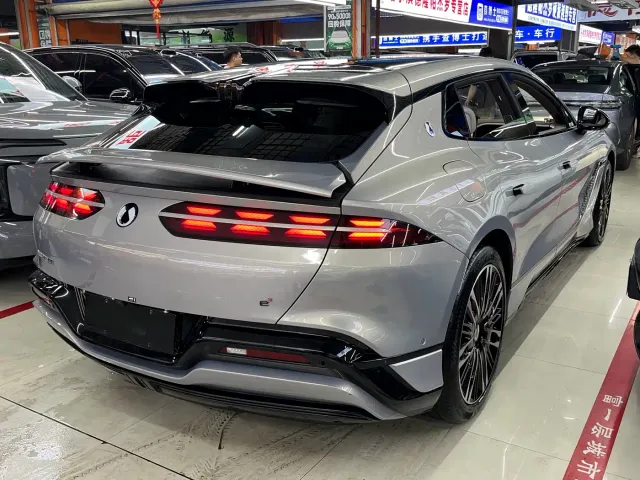 Denza Z9GT — Фото автомобиля 6