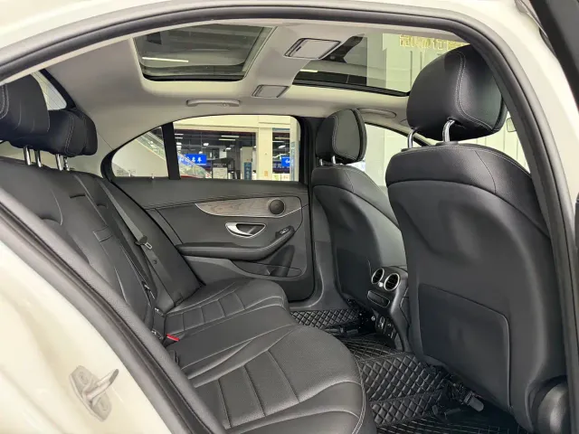 Mercedes-Benz C-Class — Фото автомобиля 13