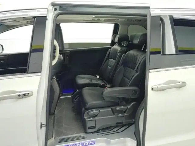 Honda Odyssey — Фото автомобиля 11