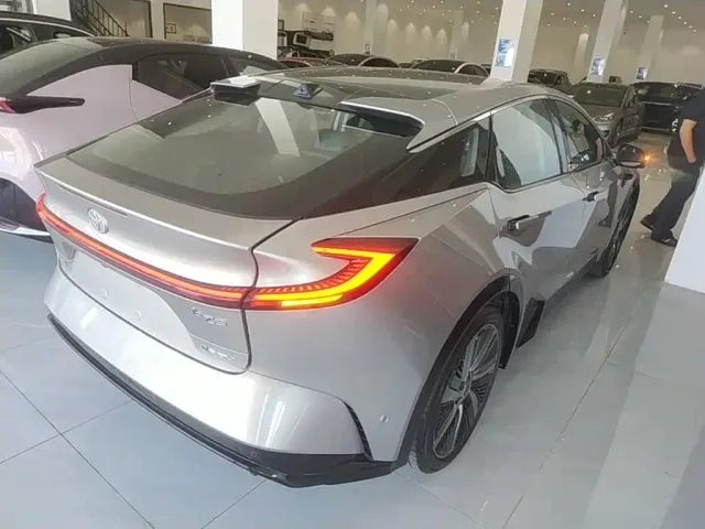 Toyota bZ5 — Фото автомобиля 6