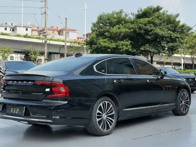 Volvo S90 — Фото автомобиля 14