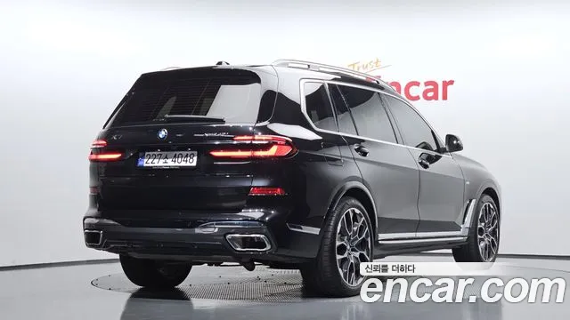 BMW X7 — Фото автомобиля 2