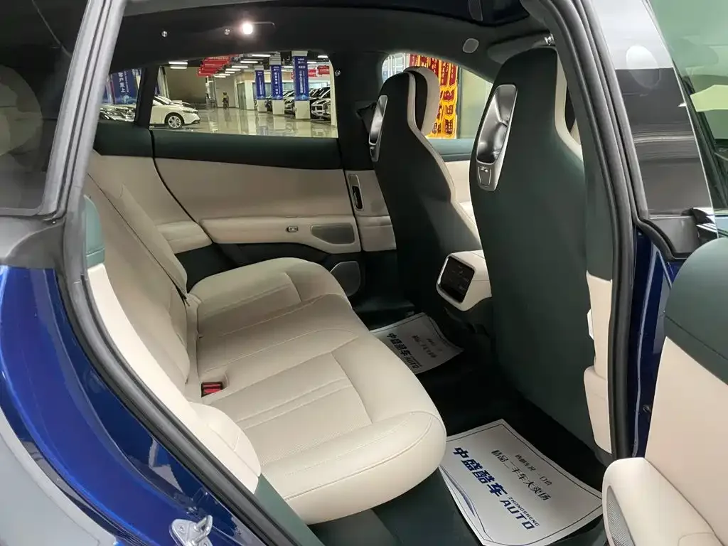 Xiaomi Auto Xiaomi YU7 2025 Ultra Long Range High Performance AWD Max Edition — Фото автомобиля 15