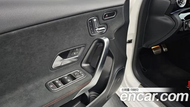 Mercedes-Benz A-Class — Фото автомобиля 13