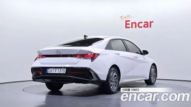 Hyundai Avante CN7 — Фото автомобиля 2