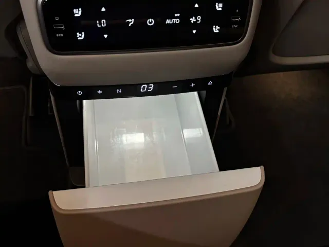 Li Auto i8 — Фото автомобиля 25