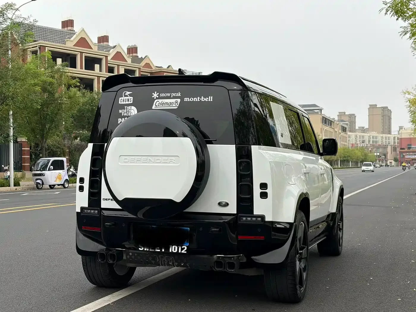 Land Rover Land Rover Defender 2024 110 3.0T P400 X-DYNAMIC HSE — Фото автомобиля 24