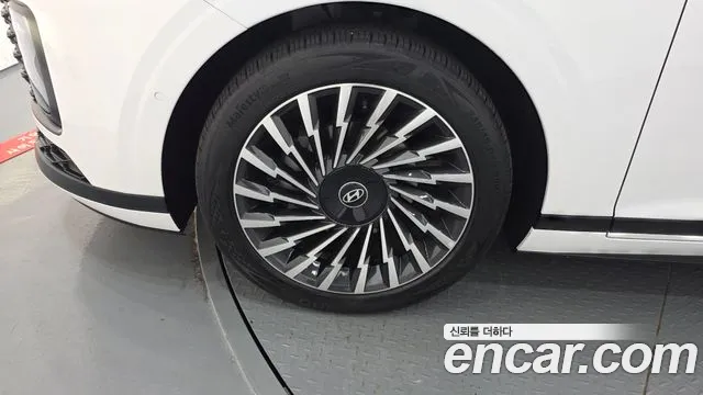 Hyundai Grandeur GN7 — Фото автомобиля 4