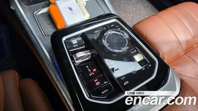 BMW 7 Series G70 — Фото автомобиля 12