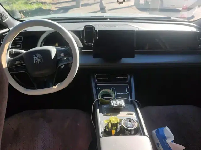 BYD Qin L — Фото автомобиля 12