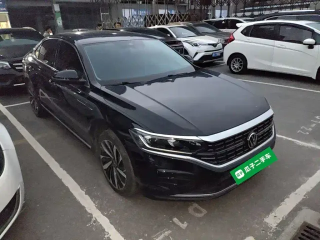 Volkswagen Passat — Фото автомобиля 3