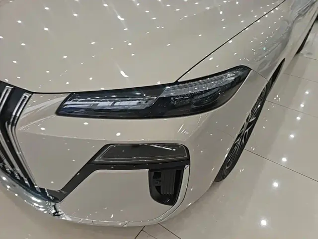 Roewe M7 DMH — Фото автомобиля 23