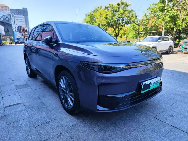 Leapmotor C10 — Фото автомобиля 4
