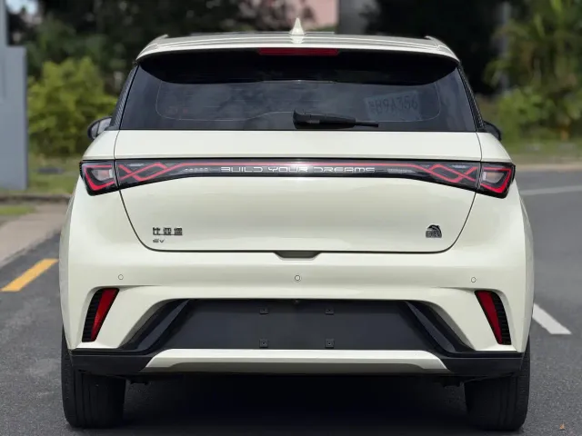 BYD Dolphin — Фото автомобиля 10