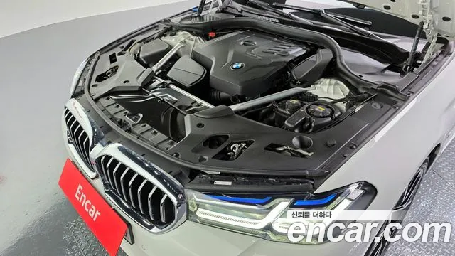 BMW 5-Series — Фото автомобиля 6