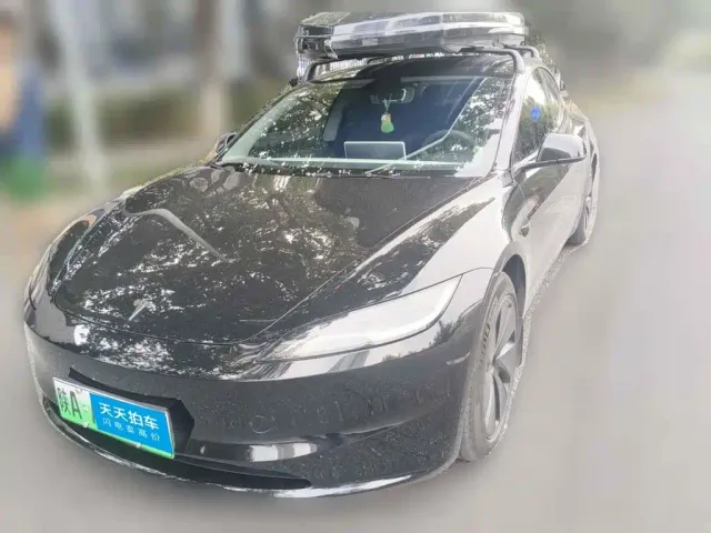 Фотография автомобиля — Tesla Model 3